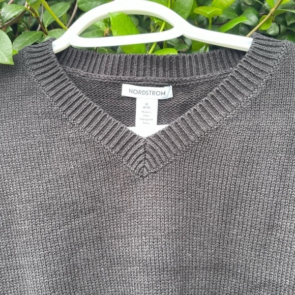 NWT NORDSTROM Kids Stripe Boxy V-Neck Big Girl’s Sweater - Picture 2 of 9